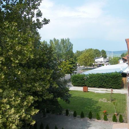 Park Sétány Apartman Balatonlelle Exterior foto