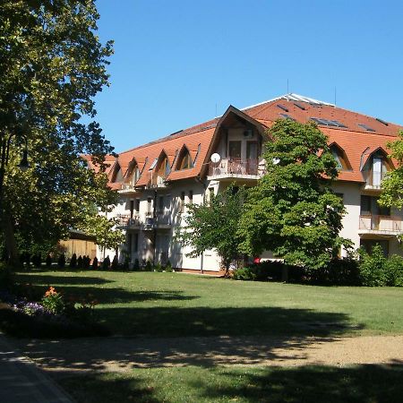 Park Sétány Apartman Balatonlelle Exterior foto