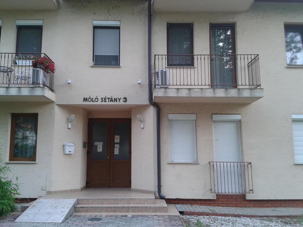 Park Sétány Apartman Balatonlelle Exterior foto
