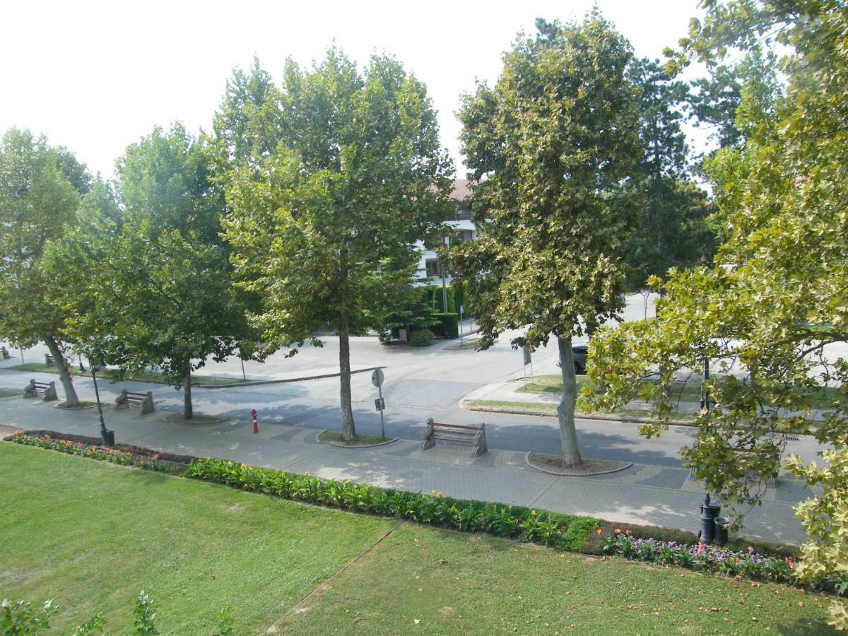 Park Sétány Apartman Balatonlelle Exterior foto